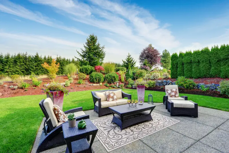 how to design landscaping in backyard